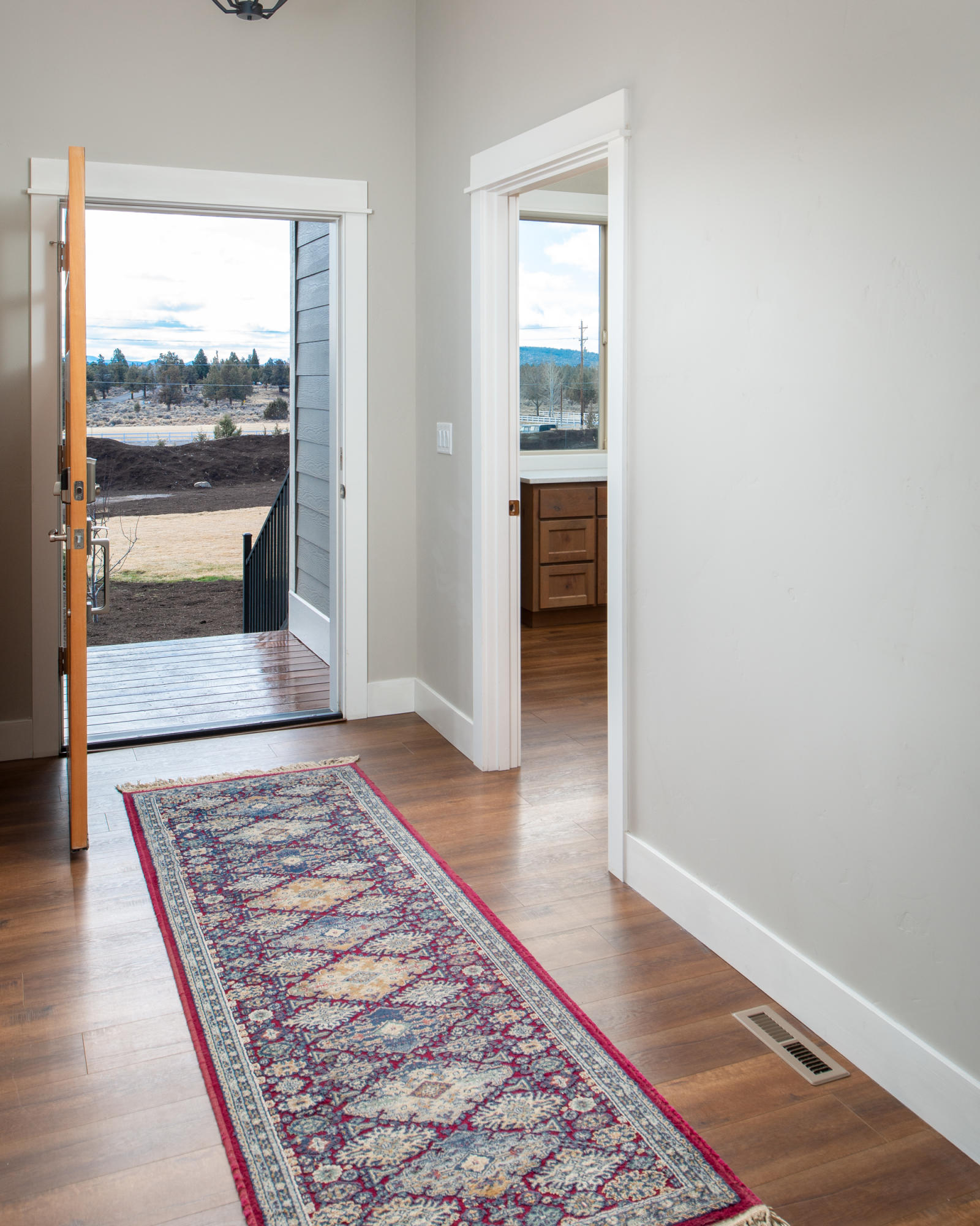 20820 Tumalo Road Bend, OR 97703 - Photo 11 of 33 Entryway