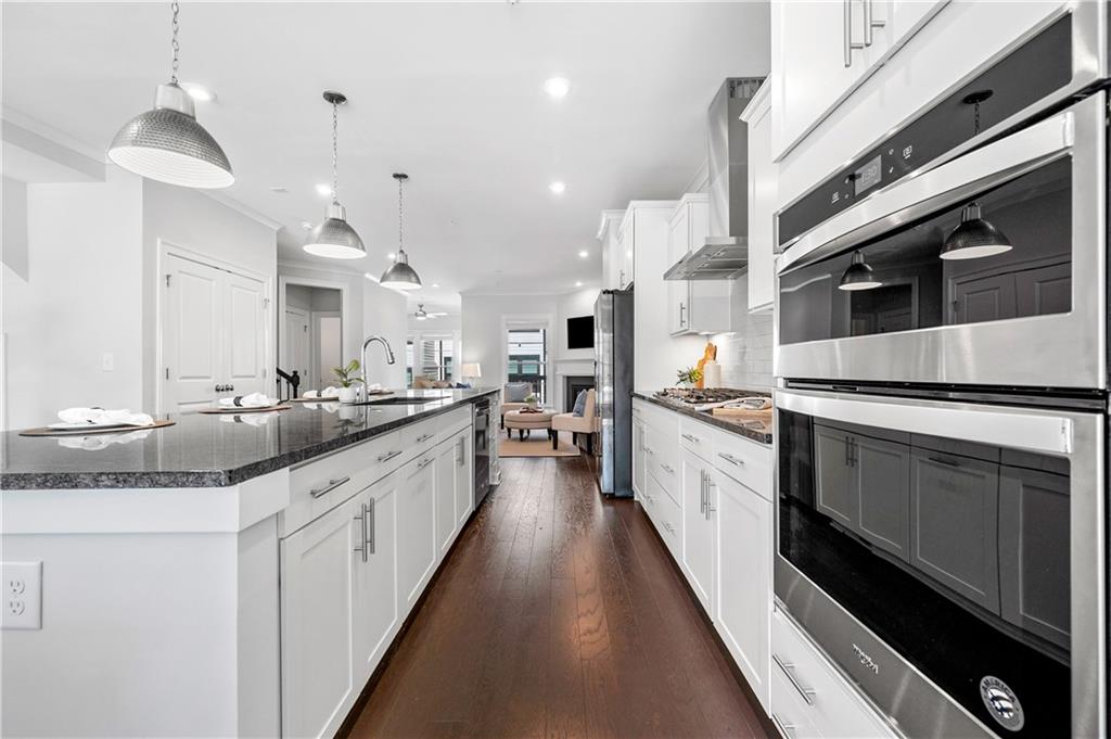 552 Ember Lane Northwest Atlanta, GA 30309 - Photo 7 of 40