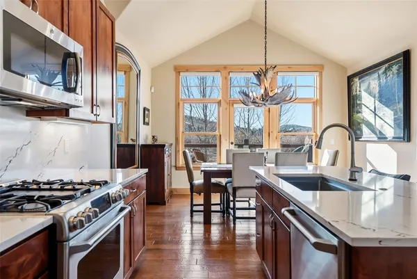 $1,725,000 | 52 Spinner Place, Silverthorne, CO 80498