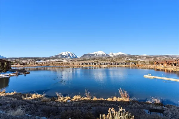 a view of a lake with houses