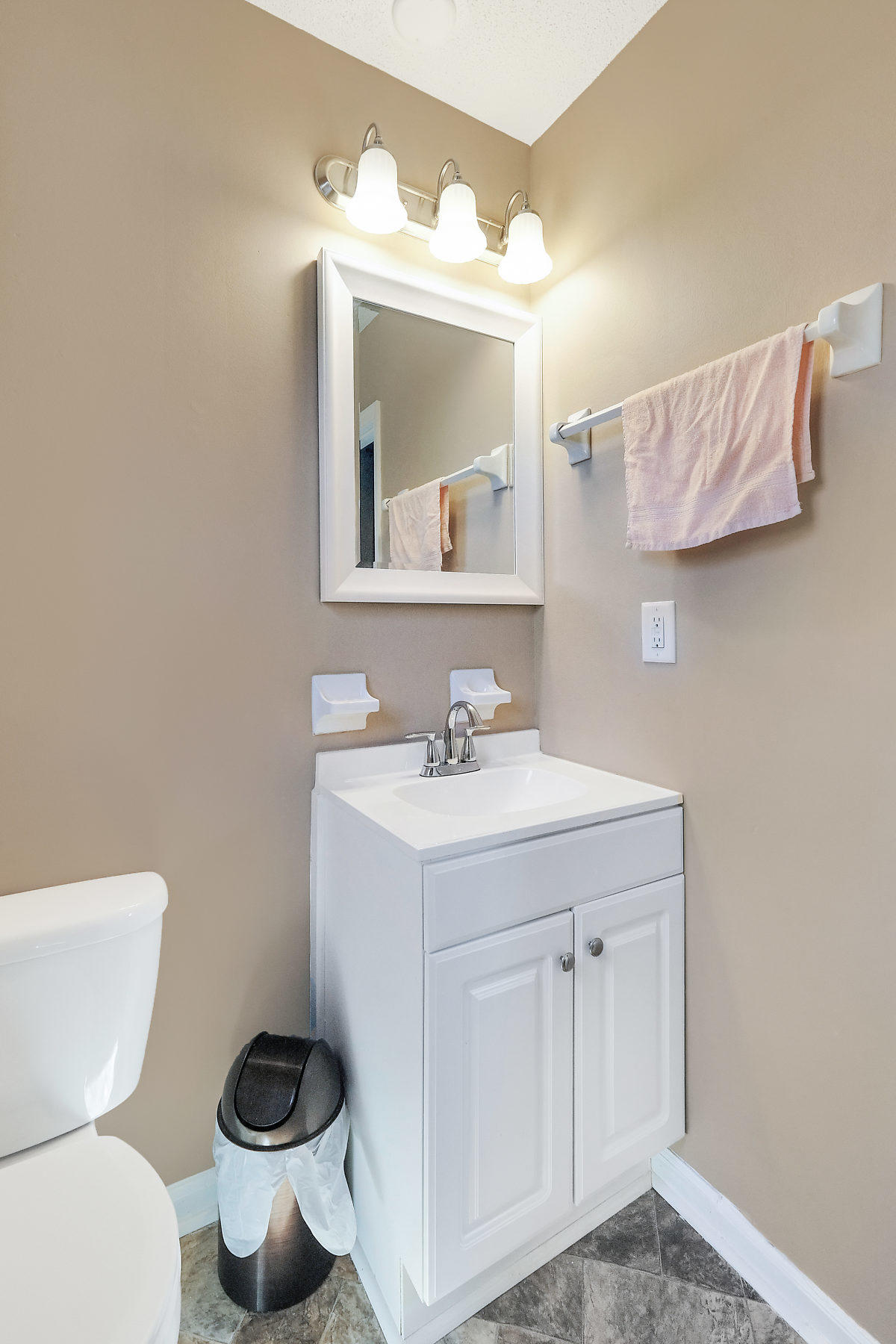 39 Oak Grove Road Goose Creek, SC 29445 - Photo 29 of 32 Half Bath