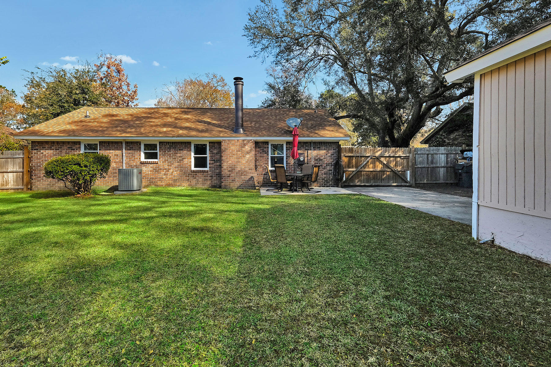 39 Oak Grove Road Goose Creek, SC 29445 - Photo 9 of 32 DSCF0037-SMALL