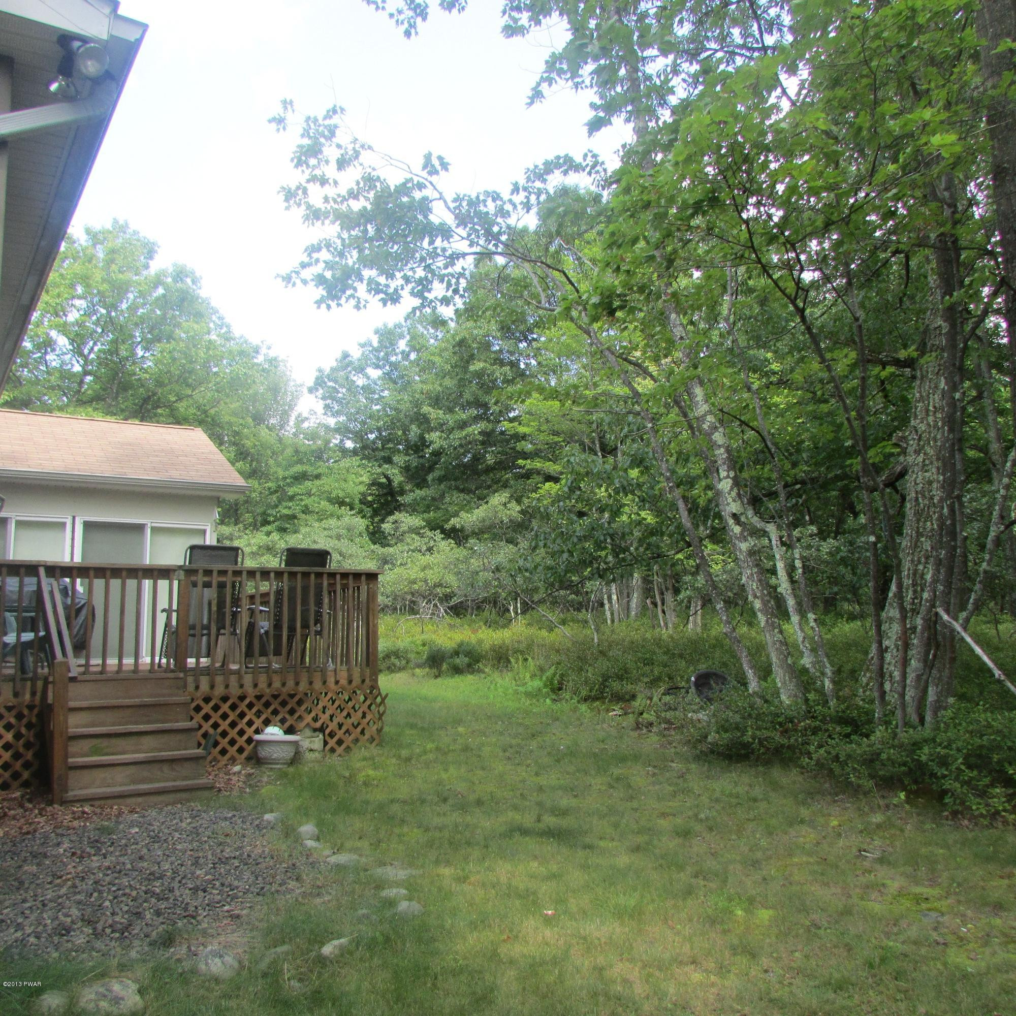 2140 Oaktree Lane Bushkill, PA 18324 - Photo 20 of 27