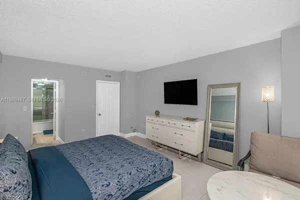 $5,000 | 1500 Bay Road, Unit 128S, Miami Beach, FL 33139