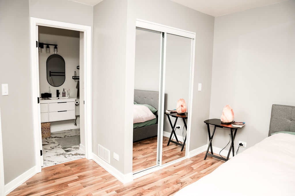 3389 Ravinia Circle Aurora, IL 60504 - Photo 20 of 39 a view of a workspace room with wooden floor