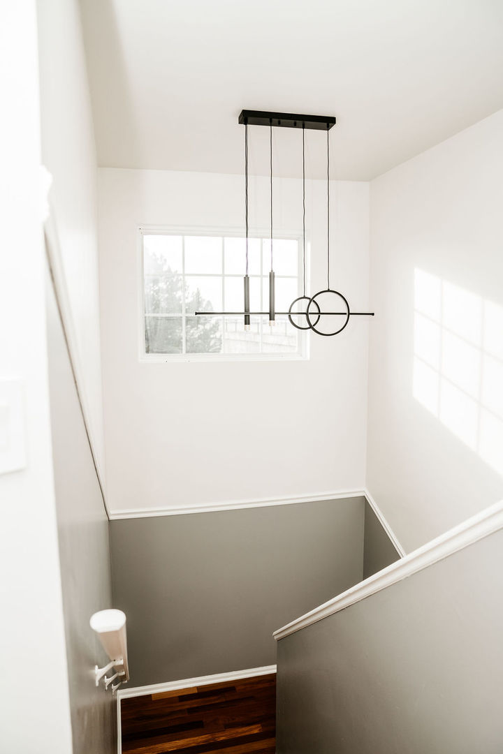 3389 Ravinia Circle Aurora, IL 60504 - Photo 32 of 39 a view of a room with rack on the wall and a window