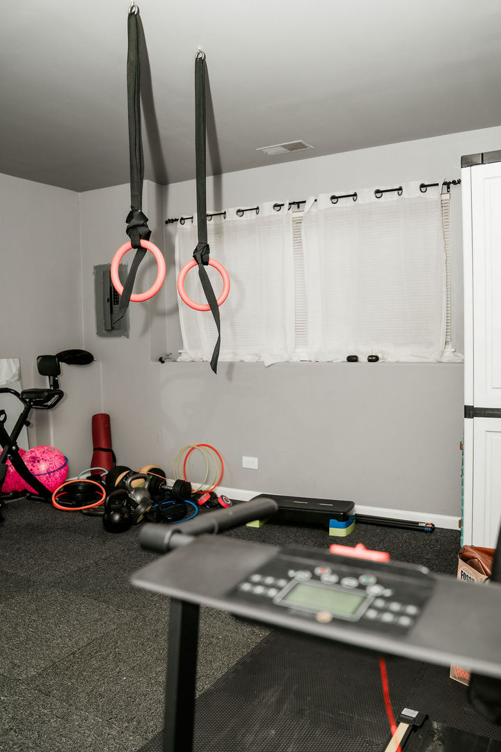 3389 Ravinia Circle Aurora, IL 60504 - Photo 34 of 39 a room with furniture and musical instruments