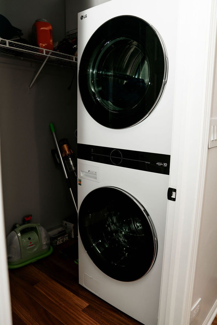3389 Ravinia Circle Aurora, IL 60504 - Photo 10 of 39 a close up view of a washer and dryer
