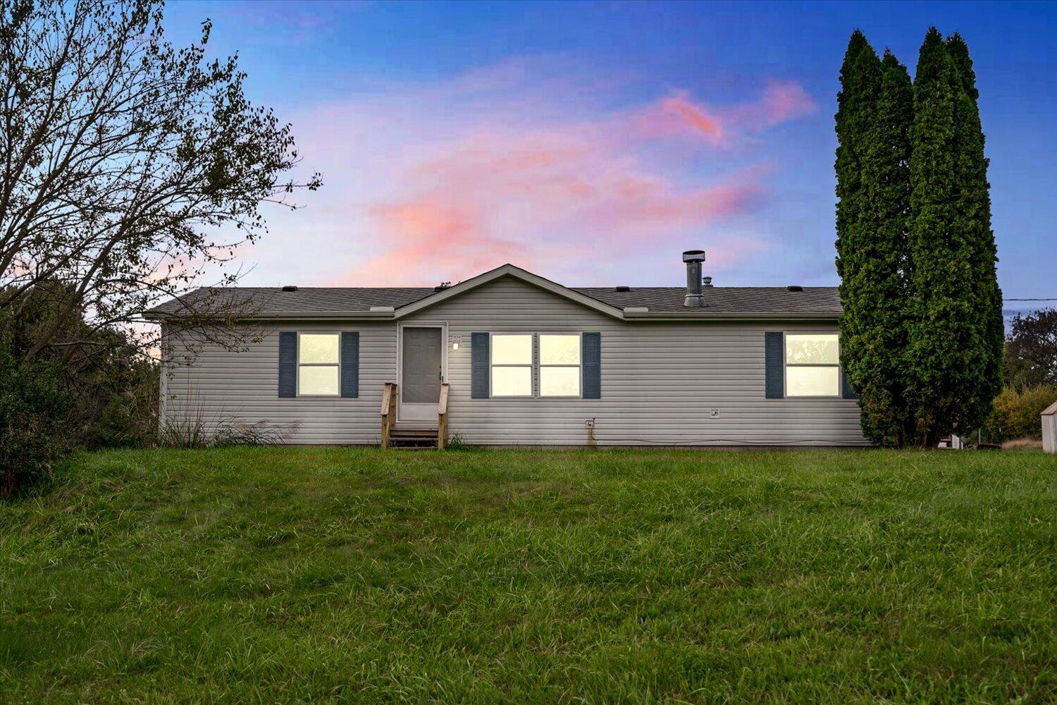 225 West Sheffield Road Battle Creek, MI 49017 - Photo 1 of 29 01-WM225Sheffield-23