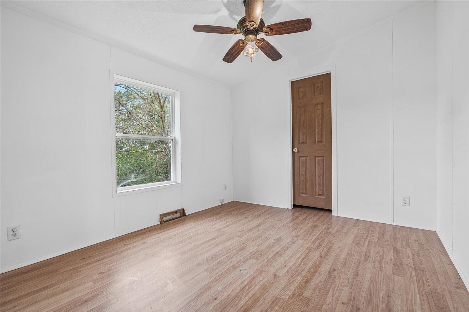 225 West Sheffield Road Battle Creek, MI 49017 - Photo 14 of 29 14-WM225Sheffield-12
