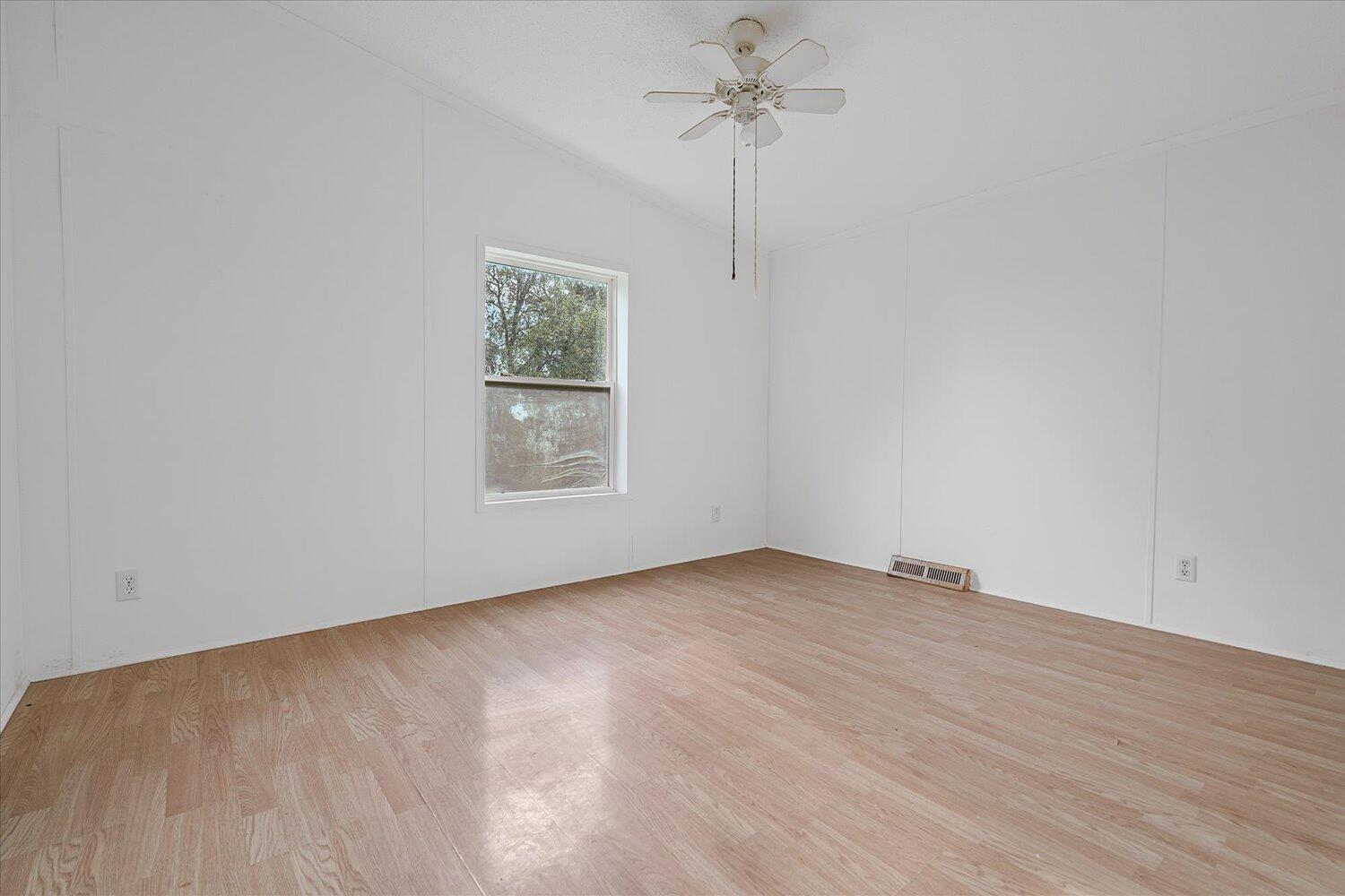 225 West Sheffield Road Battle Creek, MI 49017 - Photo 16 of 29 16-WM225Sheffield-14
