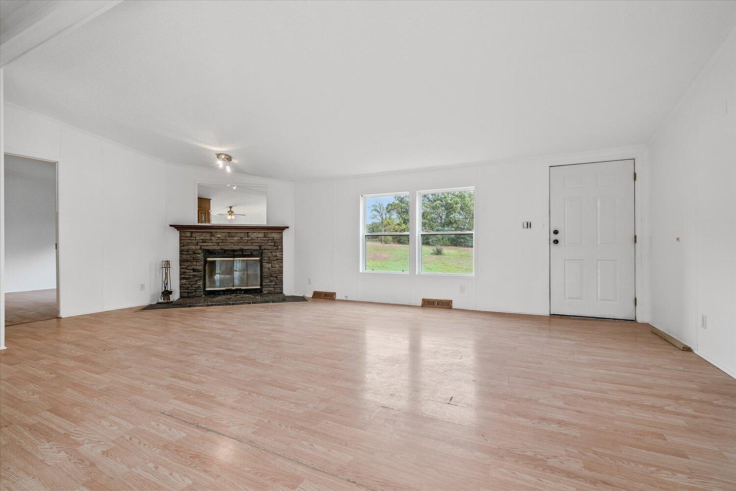 225 West Sheffield Road Battle Creek, MI 49017 - Photo 4 of 29 04-WM225Sheffield-2