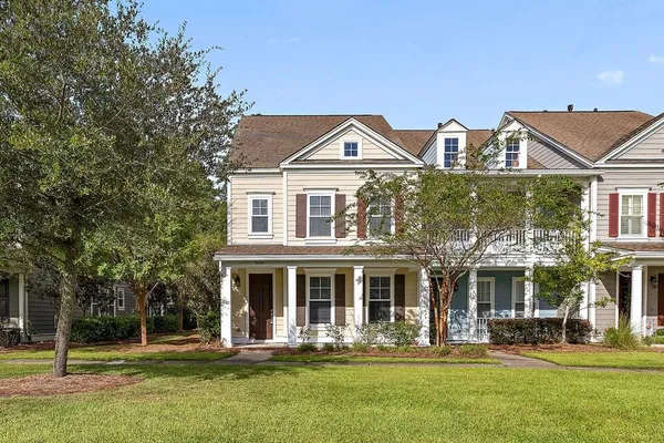 $729,500 | 2600 Kings Gate Lane, Mount Pleasant, SC 29466