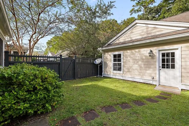 $729,500 | 2600 Kings Gate Lane, Mount Pleasant, SC 29466