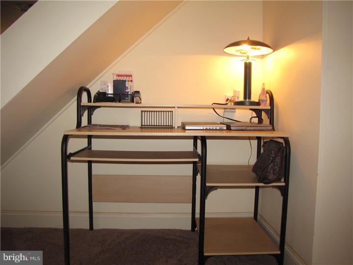 36 Red Ridge Road Levittown, PA 19056 - Photo 14 of 23 Hallway