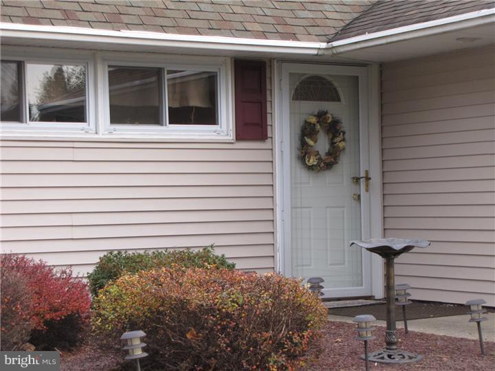 36 Red Ridge Road Levittown, PA 19056 - Photo 4 of 23 Exterior Front