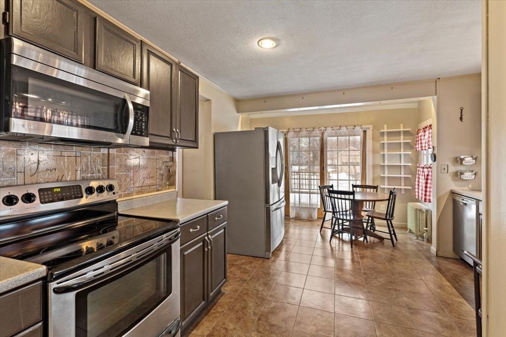 34 Fox Street West Springfield, MA 01089 - Photo 21 of 42 Gallery Image 21