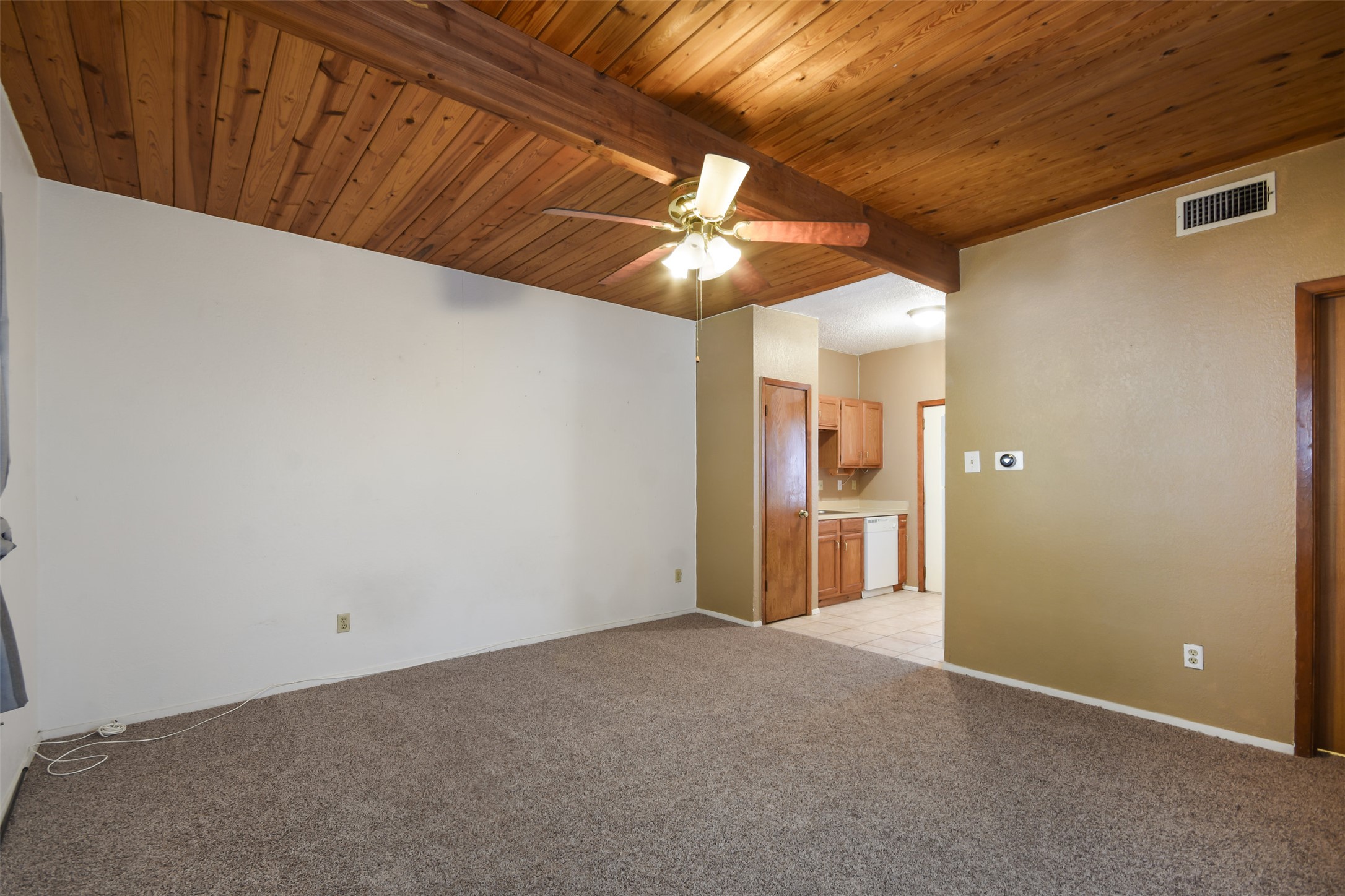 3004 Speedway, Unit 2 Austin, TX 78705 - Photo 6 of 20 a view of a livingroom with a ceiling fan