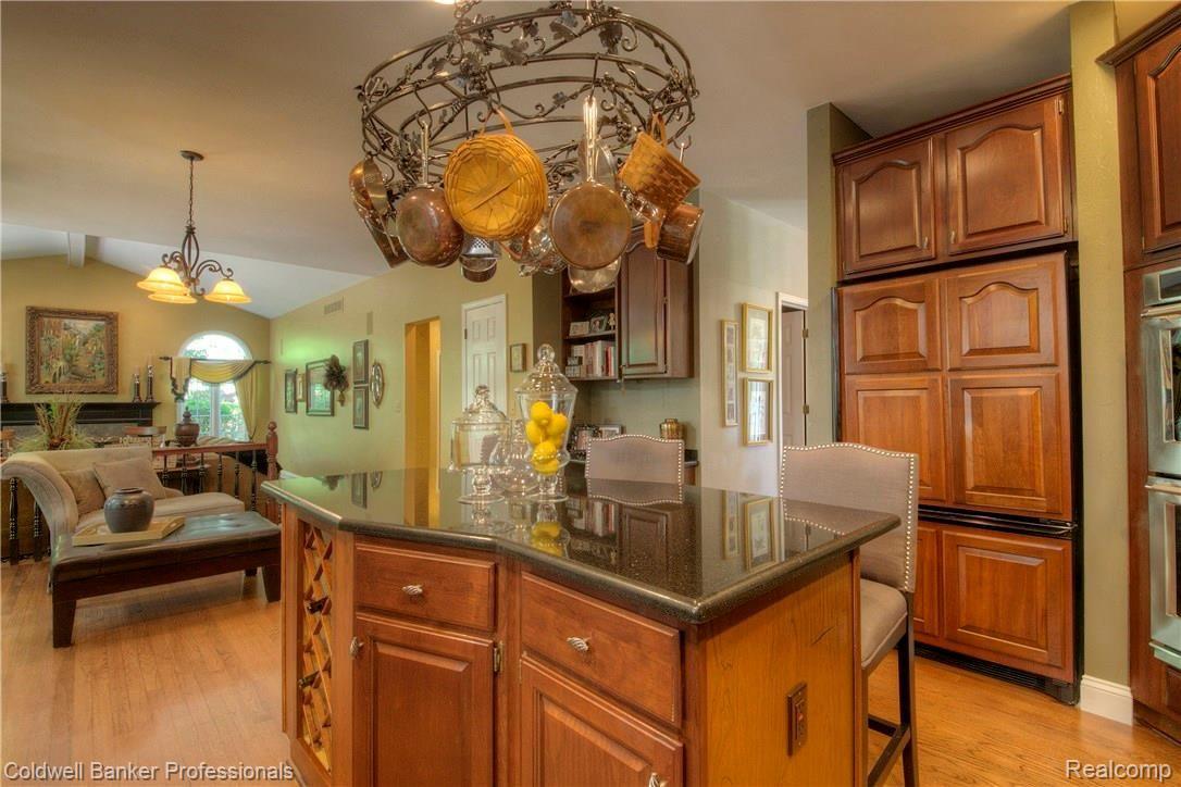 25561 Arcadia Drive Novi, MI 48374 - Photo 11 of 46 ARCADIA JG KITCHEN 3 PHOTOGRAPHER.JPG