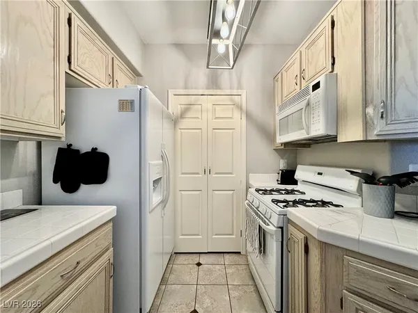 $259,000 | 7151 South Durango Drive, Unit 307, Las Vegas, NV 89113