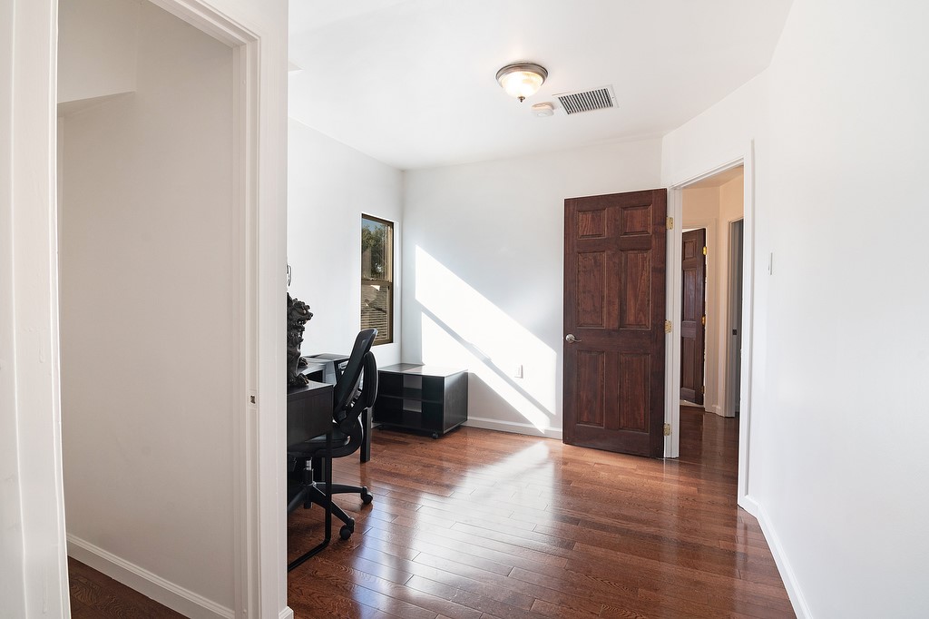 1935 Summit Avenue Pasadena, CA 91103 - Photo 21 of 27 a view of entryway with wooden floor