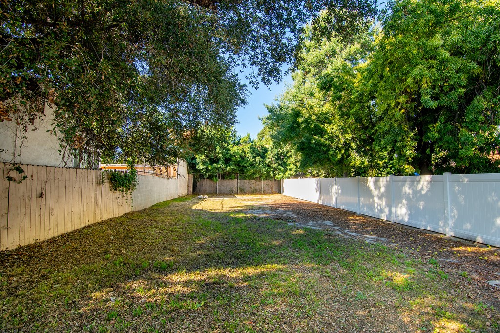 1935 Summit Avenue Pasadena, CA 91103 - Photo 26 of 27 a view of a backyard
