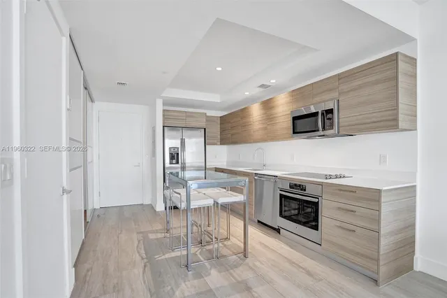 $5,500 | 121 Northeast 34th Street, Unit 2305, Miami, FL 33137