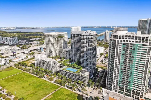 $5,500 | 121 Northeast 34th Street, Unit 2305, Miami, FL 33137