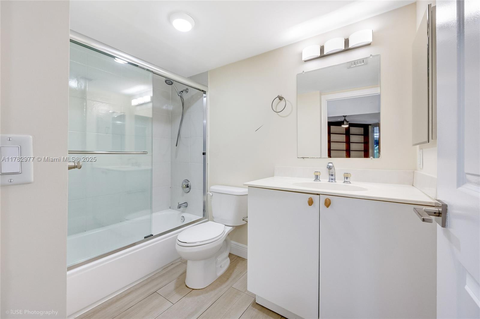 8925 Collins Avenue, Unit 2D Surfside, FL 33154 - Photo 14 of 18