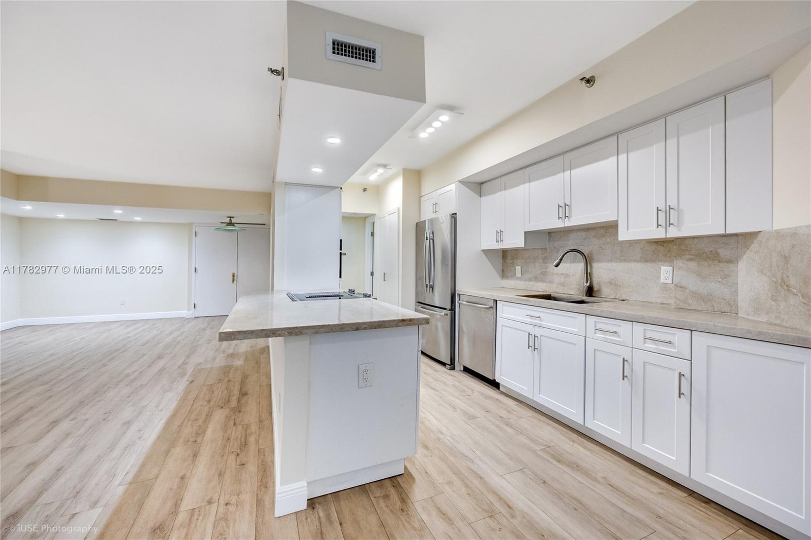 8925 Collins Avenue, Unit 2D Surfside, FL 33154 - Photo 2 of 18