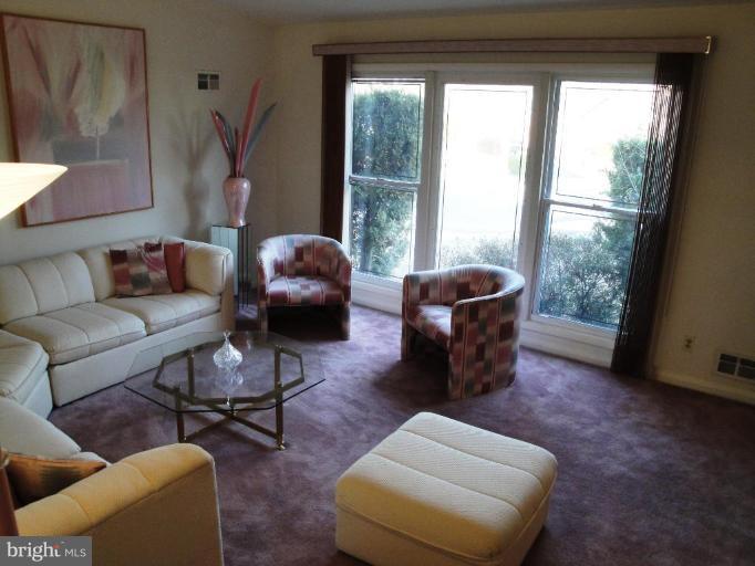 2700 Geartner Road Baltimore, MD 21209 - Photo 3 of 16 Living Room #2