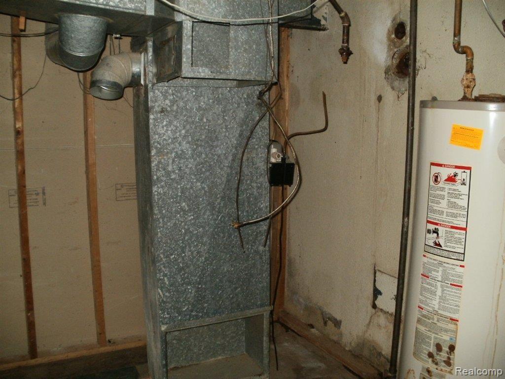 4234 Martin Road Warren, MI 48092 - Photo 24 of 24 PC200097.JPG
