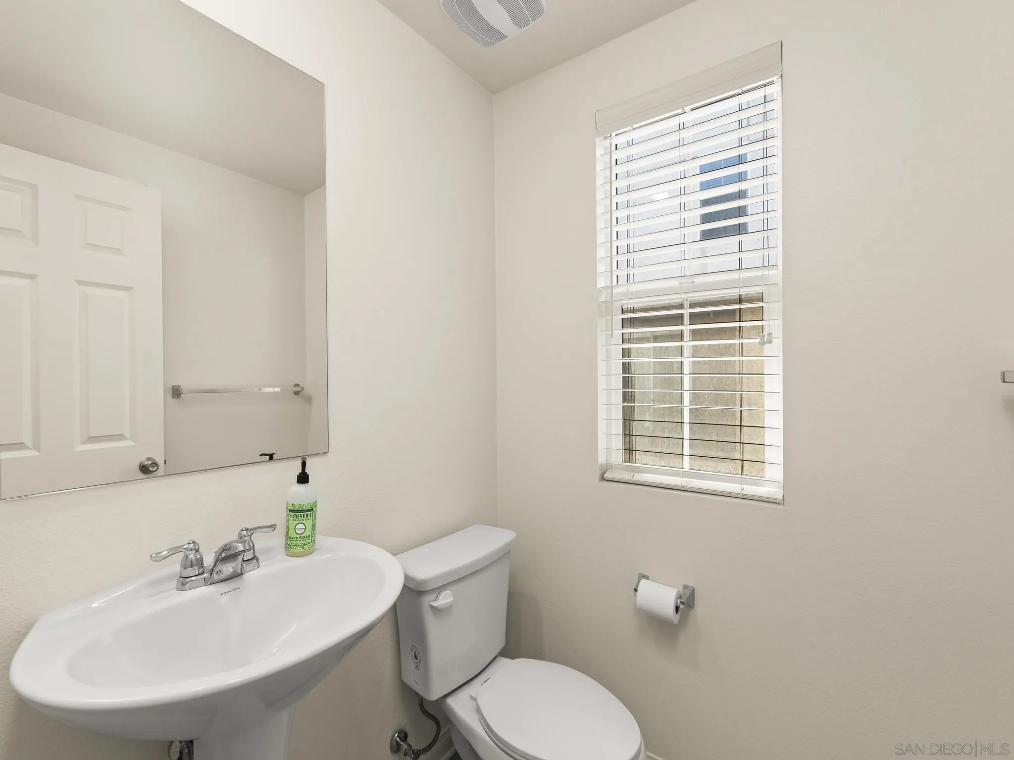 350 Fitzpatrick Road, Unit 105 San Marcos, CA 92069 - Photo 14 of 19