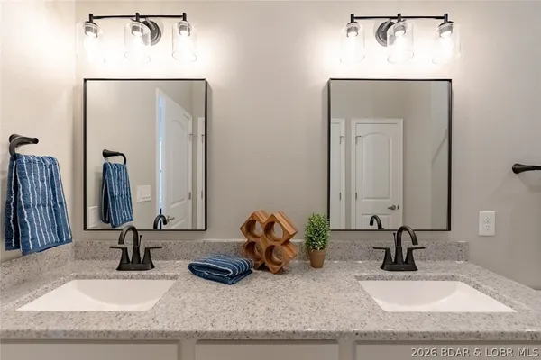 $499,000 | 290 Plaza Bch Drive, Unit 5B, Camdenton, MO 65020