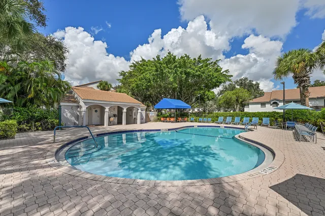 $340,000 | 5390 Venetia Court, Unit H CORNER, Boynton Beach, FL 33437