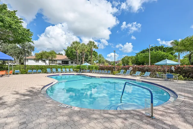 $340,000 | 5390 Venetia Court, Unit H CORNER, Boynton Beach, FL 33437