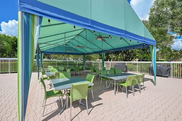 $340,000 | 5390 Venetia Court, Unit H CORNER, Boynton Beach, FL 33437