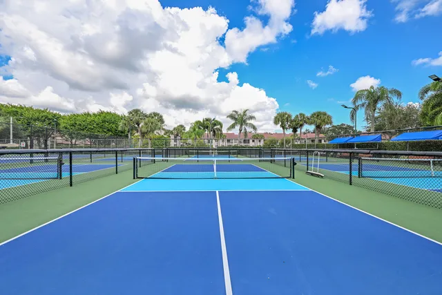 $340,000 | 5390 Venetia Court, Unit H CORNER, Boynton Beach, FL 33437