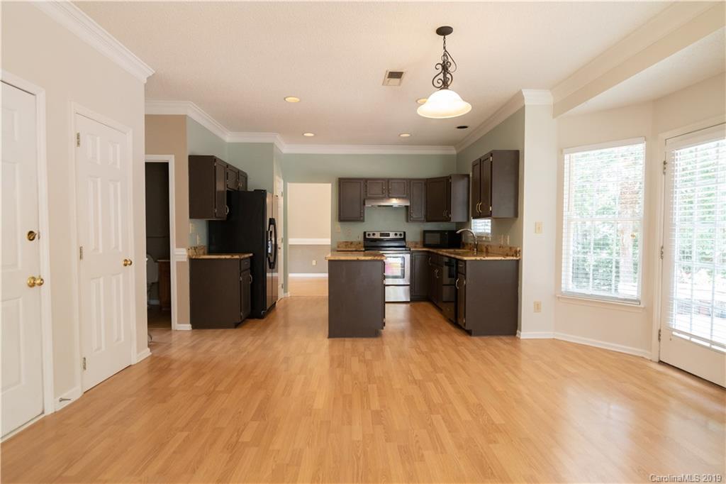 2604 Yarrow Road Charlotte, NC 28213 - Photo 9 of 25