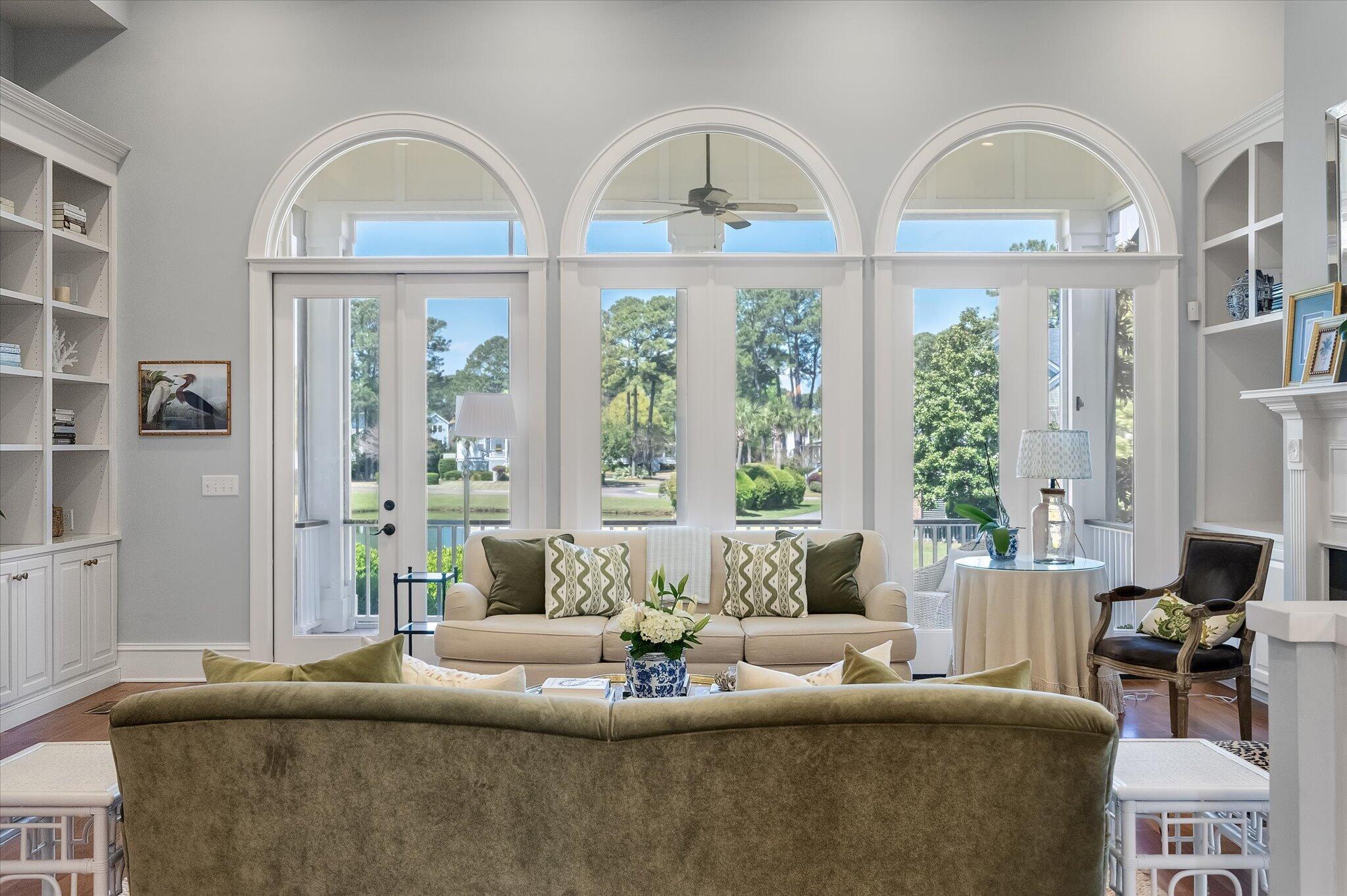 4970 Sound View Drive Mount Pleasant, SC 29466 - Photo 26 of 98 Living Room