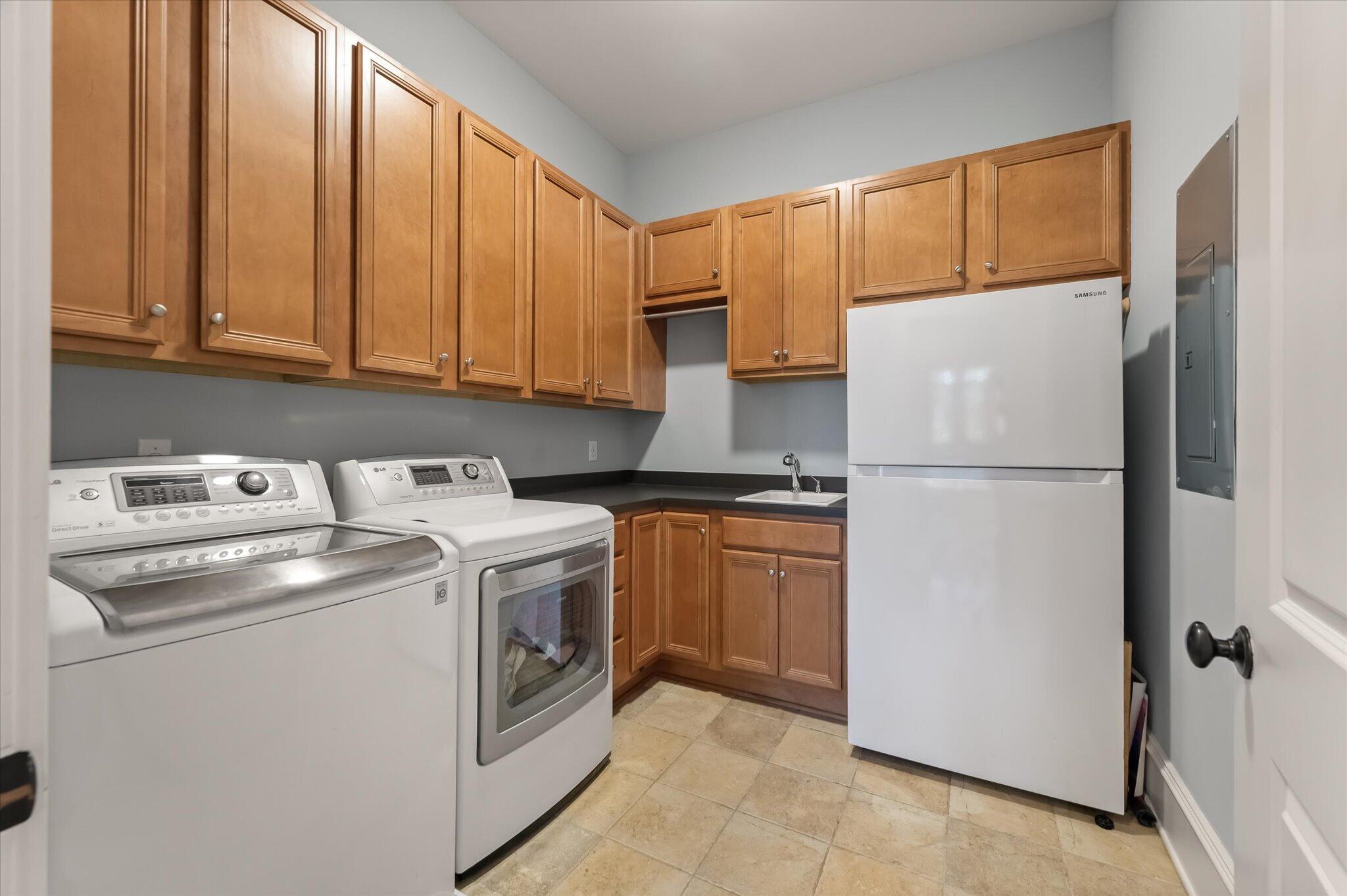4970 Sound View Drive Mount Pleasant, SC 29466 - Photo 50 of 98 Laundry Room