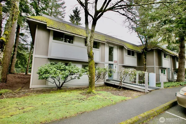 $180,000 | 4601 Southwest 320th Street, Unit Q5, Federal Way, WA 98023