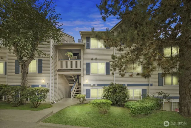 $295,000 | 949 Aberdeen Avenue Northeast, Unit B104, Renton, WA 98056