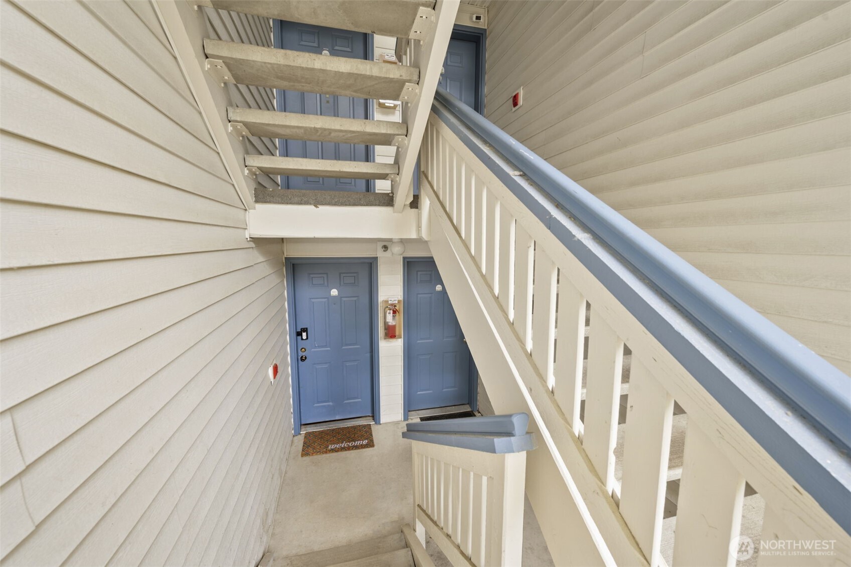 949 Aberdeen Avenue Northeast, Unit B104 Renton, WA 98056 - Photo 5 of 24