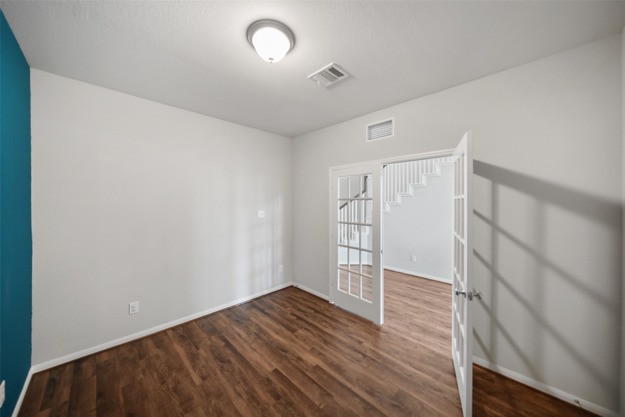 234 Ashley Way Alvin, TX 77511 - Photo 7 of 42 Entry into Office