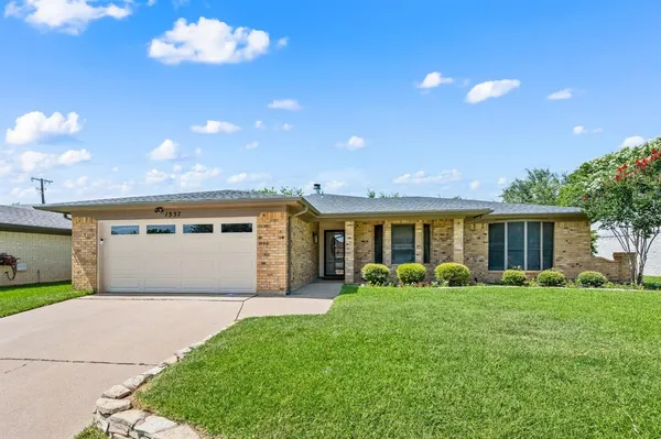 $400,000 | 1337 Storm Drive, Bedford, TX 76022