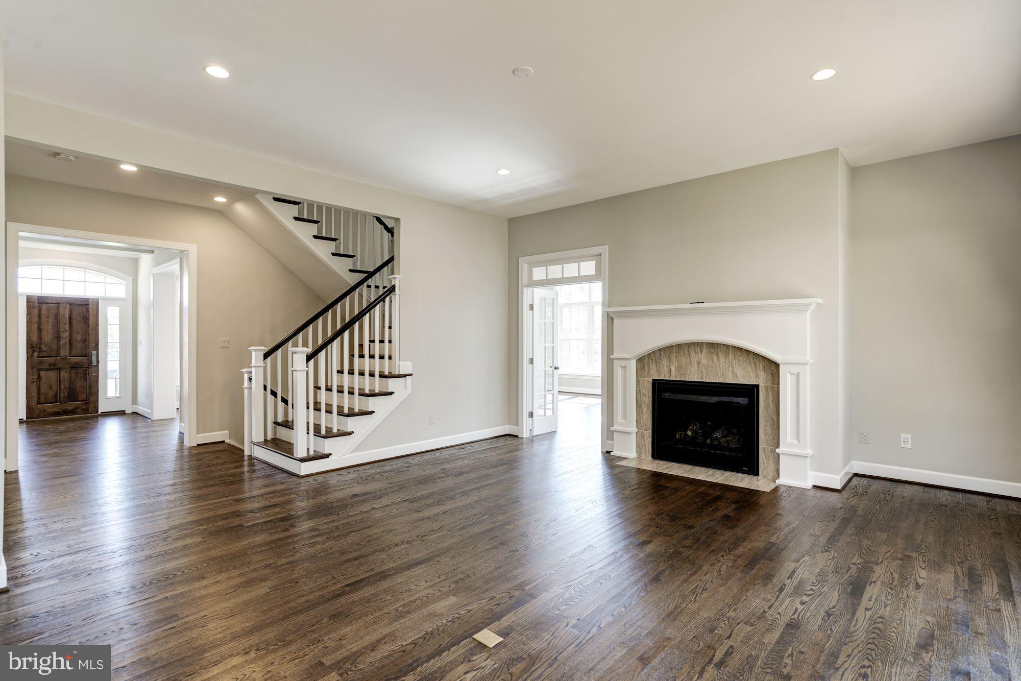 2552 Vale Ridge Court Oakton, VA 22124 - Photo 4 of 30 Family Room