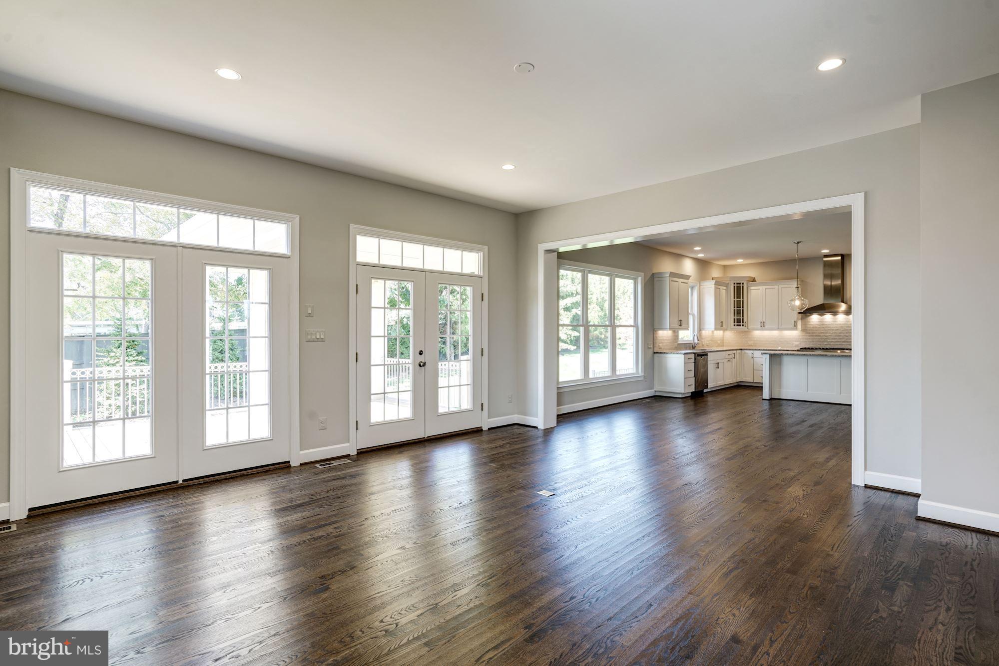 2552 Vale Ridge Court Oakton, VA 22124 - Photo 5 of 30 Family Room