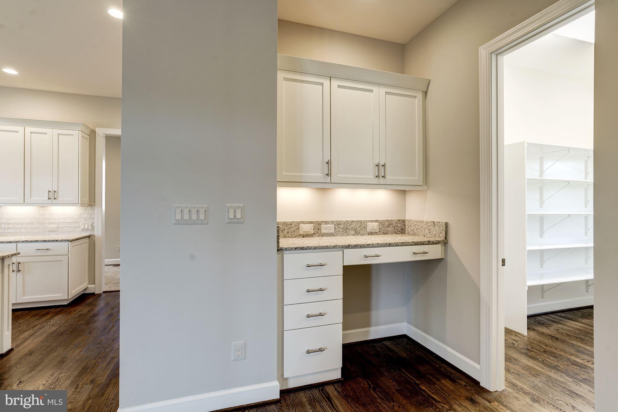 2552 Vale Ridge Court Oakton, VA 22124 - Photo 10 of 30 Message Center
