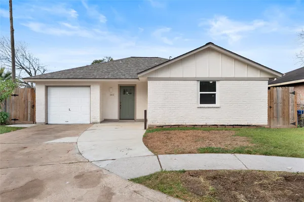 a view of backyard of house